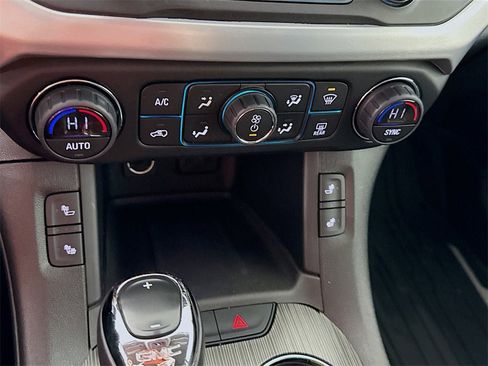 Used 2017 GMC Acadia SLT image 19