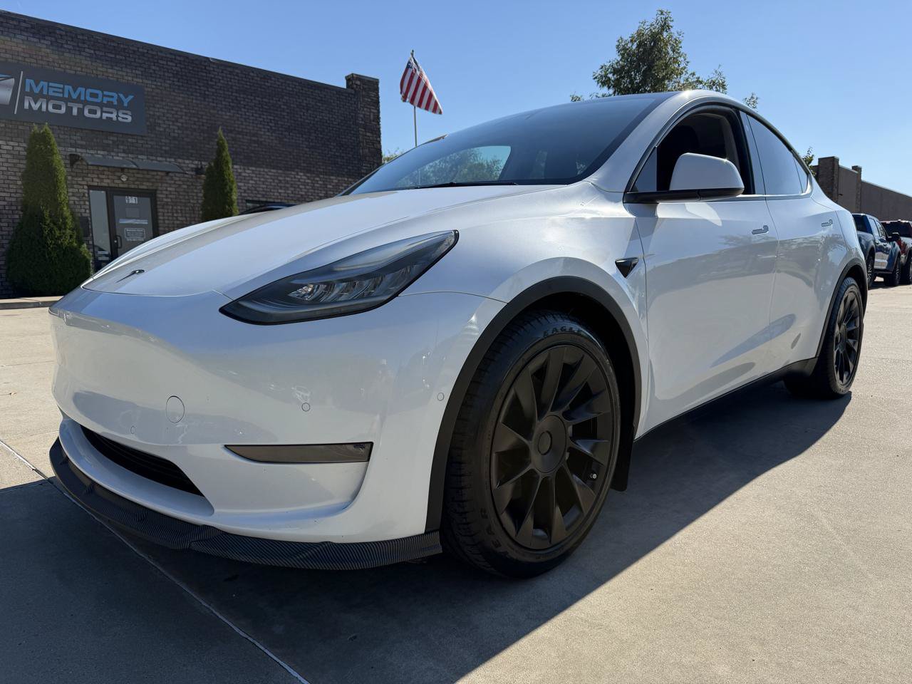 Used 2021 Tesla Model Y Long Range AWD/4WD image 1
