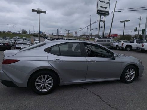 Used 2025 Toyota Camry LE image 10