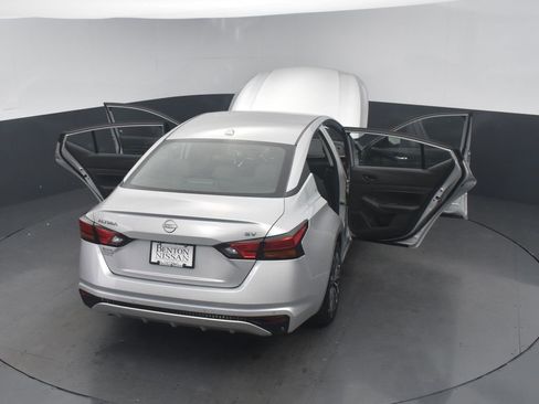 Used 2024 Nissan Altima 2.5 SV image 23