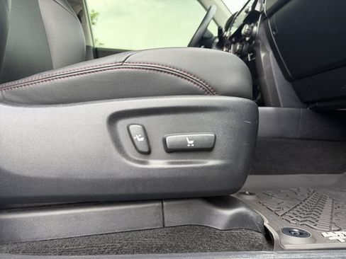 Used 2021 Toyota 4Runner Venture w/ Moonroof Package AWD/4WD image 9