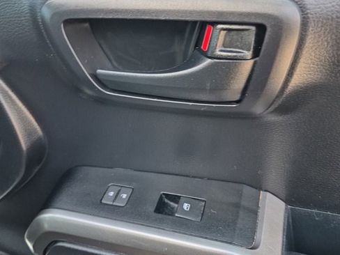 Used 2021 Toyota Tacoma image 18