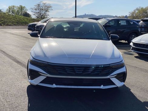 New 2026 Hyundai Elantra SEL Sport FWD image 7