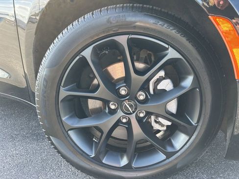 Used 2024 Chrysler Pacifica Touring-L w/ Uconnect Theater Family Group image 41