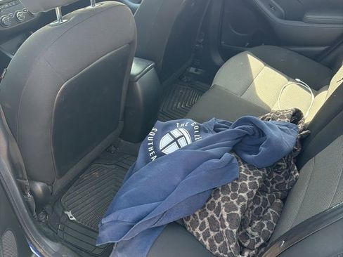 Used 2018 Kia Forte LX image 11