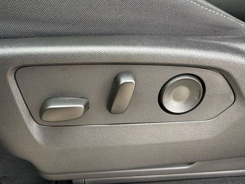 Used 2025 Chevrolet Tahoe LS image 25