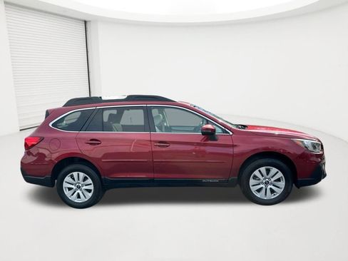 Used 2018 Subaru Outback 2.5i Premium AWD/4WD image 4
