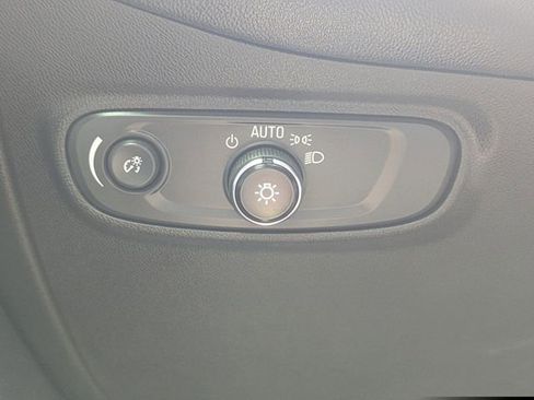 Used 2022 Chevrolet Equinox LT image 24