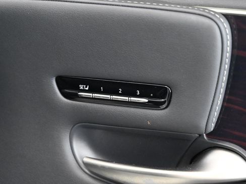 Used 2018 Lexus LS 500 w/ Luxury Package image 19