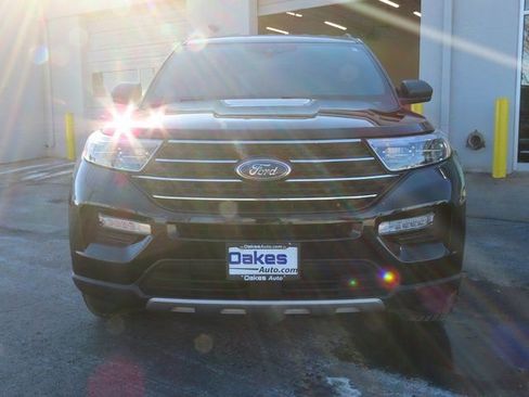 Used 2020 Ford Explorer XLT w/ Equipment Group 202A image 2