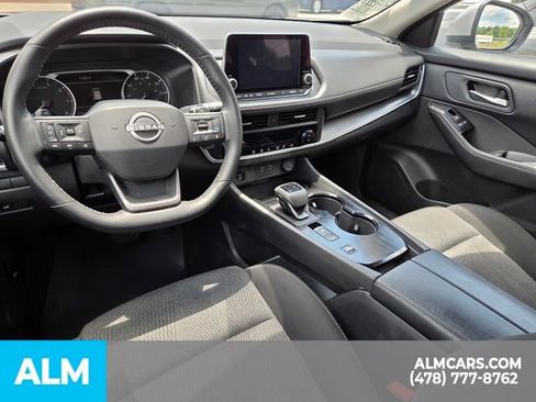 Used 2025 Nissan Rogue SV FWD image 21