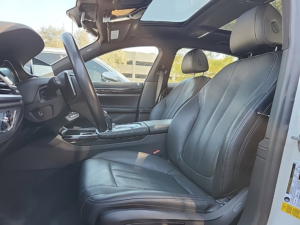 Used 2018 BMW 740i RWD image 2