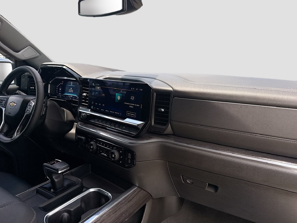 Used 2024 Chevrolet Silverado 1500 LTZ RWD image 32