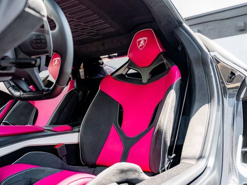 Used 2025 Lamborghini Revuelto AWD/4WD image 53