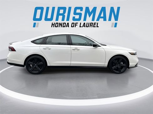 Used 2023 Honda Accord Sport image 9