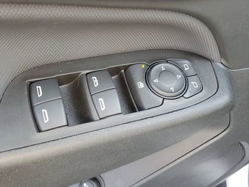 Certified 2023 Chevrolet Equinox RS AWD/4WD image 17