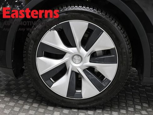 Used 2021 Tesla Model Y Long Range image 29