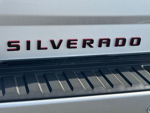 Used 2017 Chevrolet Silverado 1500 LTZ Z71 w/ Redline Edition image 29