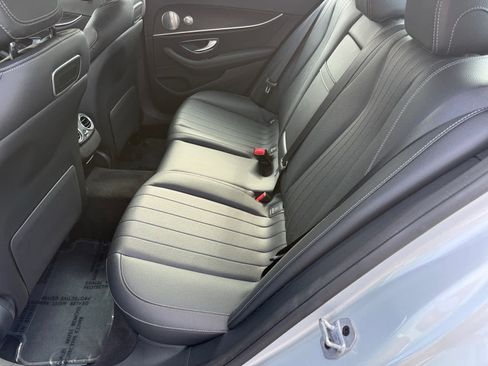 Certified 2019 Mercedes-Benz E 300 4MATIC image 10