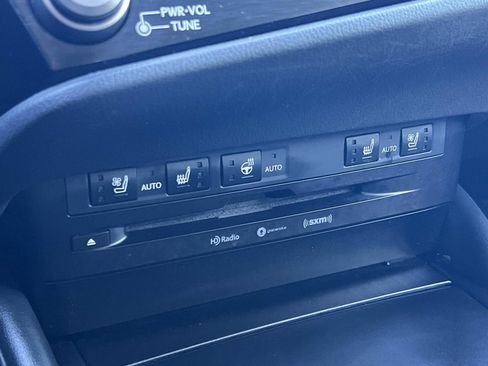 Used 2022 Lexus ES 300h w/ Premium Package image 16