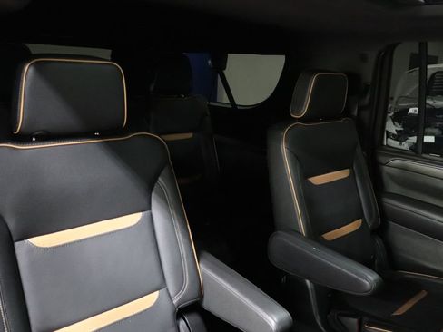 Used 2022 GMC Yukon XL AT4 image 20