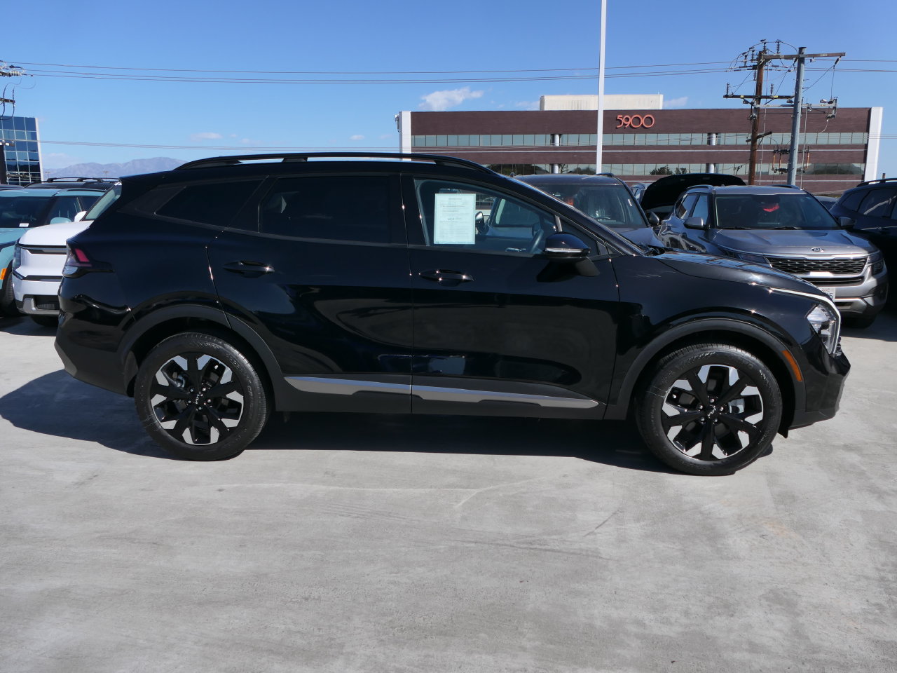 Used 2023 Kia Sportage X-Line w/ X-Line Premium Package AWD/4WD image 2