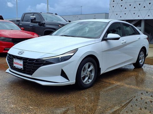 Used 2022 Hyundai Elantra SE FWD image 24