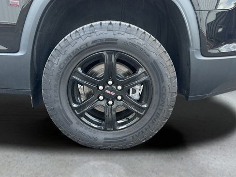 Used 2023 GMC Acadia AT4 w/ Preferred Package AWD/4WD image 18
