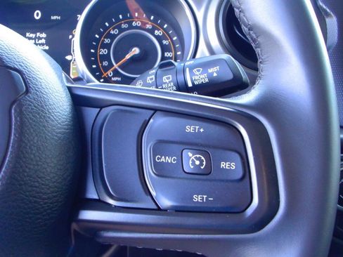 Used 2022 Jeep Wrangler Sport AWD/4WD image 17