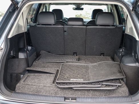 Used 2022 Volkswagen Tiguan SE image 25