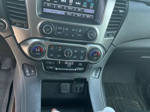 Used 2019 Chevrolet Suburban LT w/ Texas Edition Package AWD/4WD image 12