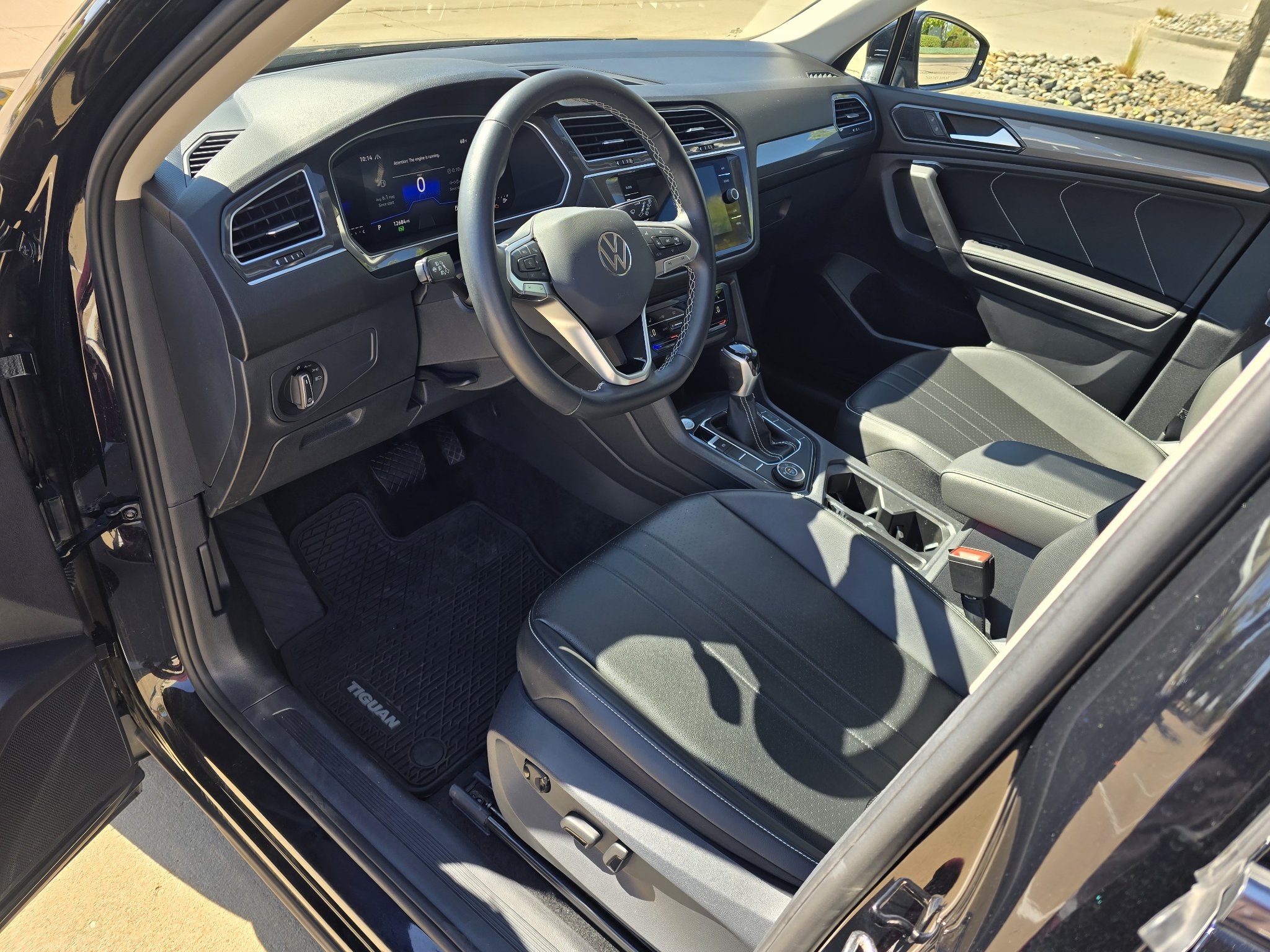 Used 2024 Volkswagen Tiguan SE AWD/4WD image 26