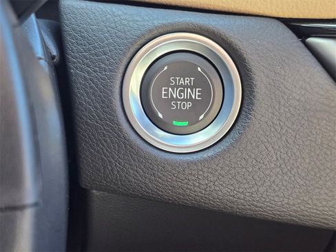 Certified 2025 Cadillac XT4 Premium Luxury image 29