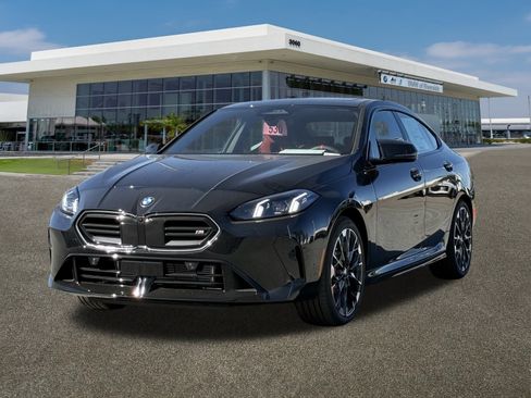 New 2026 BMW M235i xDrive w/ Technology Package image 4