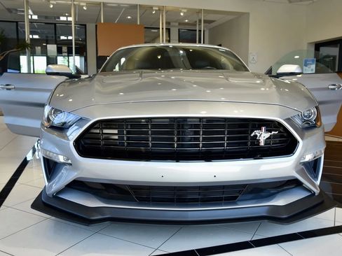 Used 2020 Ford Mustang GT Premium w/ Equipment Group 401A image 2