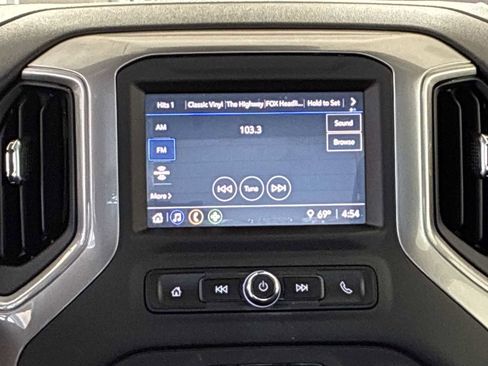 Used 2022 Chevrolet Silverado 1500 Custom image 12