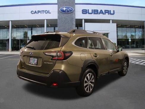 Used 2024 Subaru Outback Premium AWD/4WD image 3