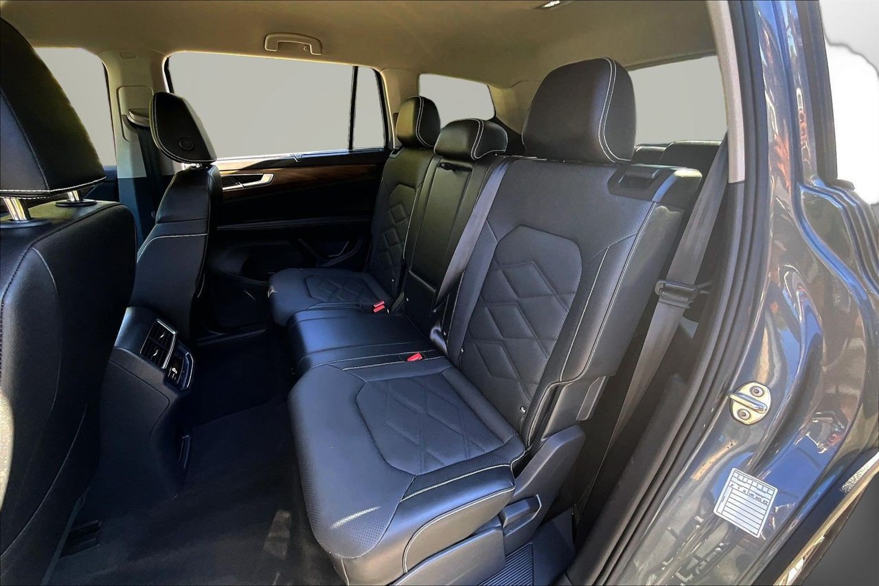 Used 2025 Volkswagen Atlas SE FWD image 21