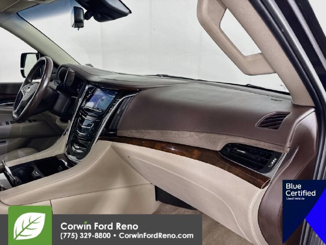 Used 2017 Cadillac Escalade ESV Premium Luxury AWD/4WD image 37