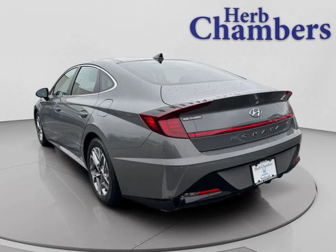 Used 2021 Hyundai Sonata SEL w/ Convenience Package image 3