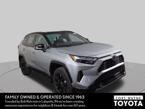 Used 2024 Toyota RAV4 XSE AWD/4WD image 4