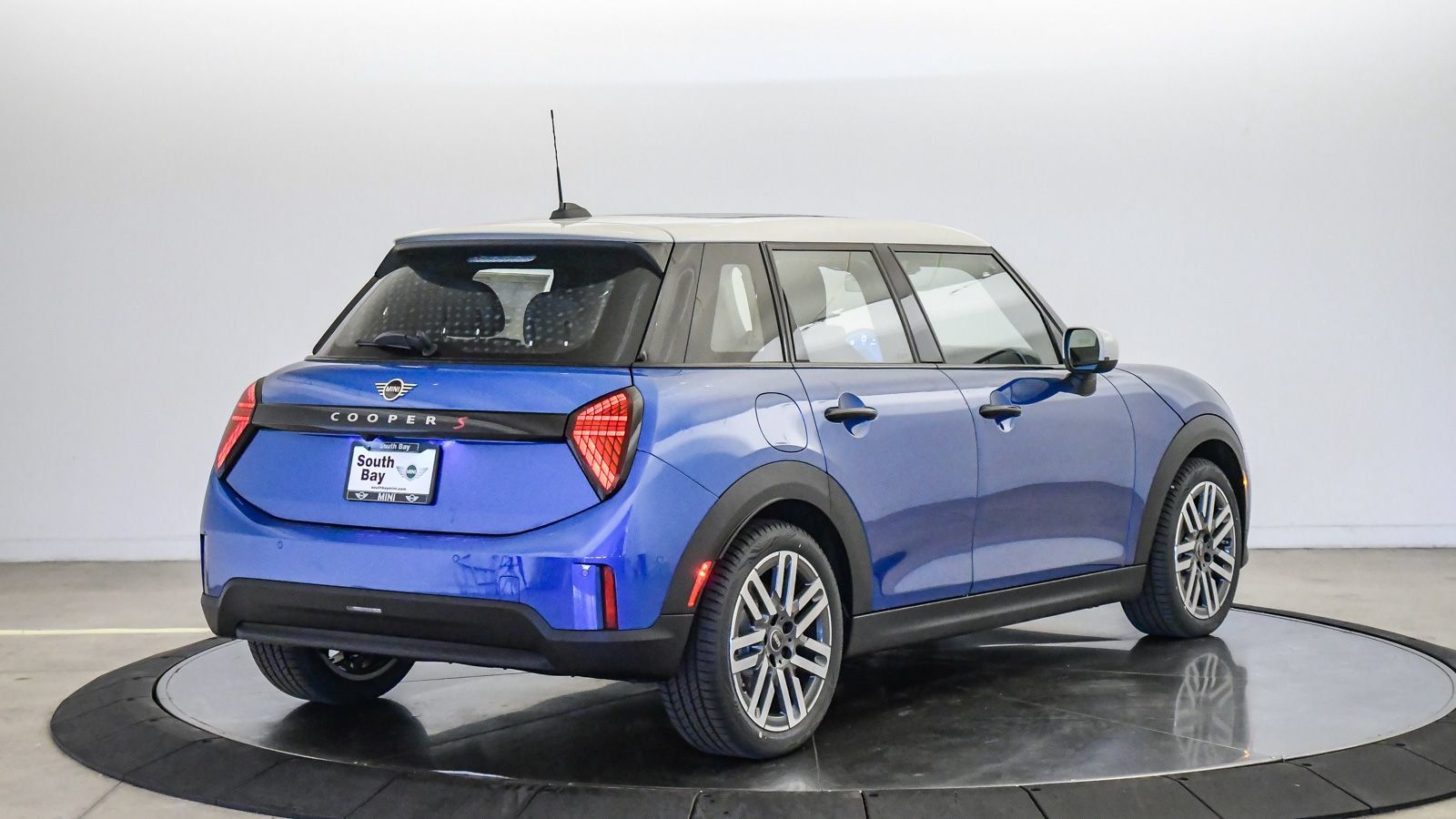 New 2026 MINI Cooper S FWD image 5