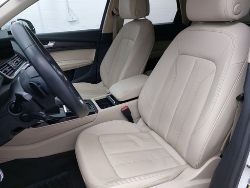 Used 2022 Audi Q5 2.0T Premium Plus image 17