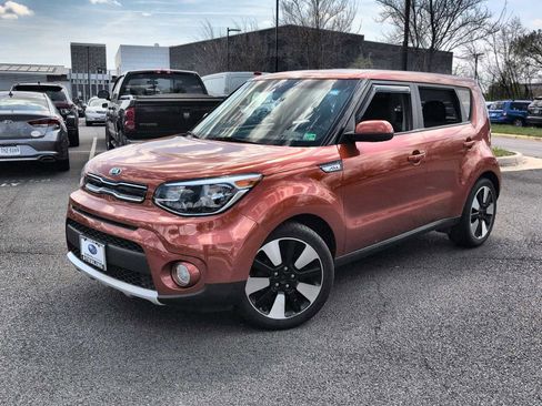 Used 2018 Kia Soul + image 1