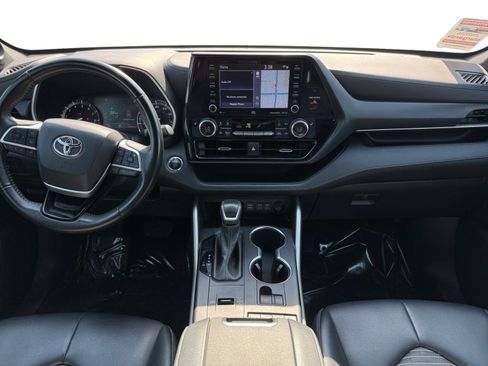 Used 2022 Toyota Highlander XSE image 10
