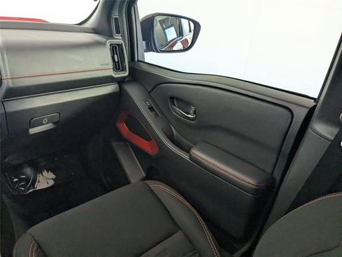 Used 2025 Nissan Frontier PRO-4X w/ Pro Convenience Package image 31