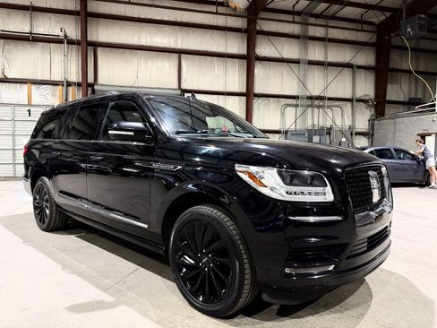 Used 2021 Lincoln Navigator L Reserve image 2