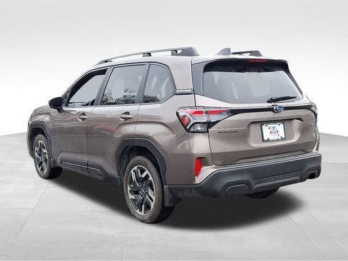 Used 2025 Subaru Forester Premium image 4