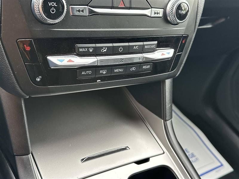 Used 2020 Ford Explorer XLT w/ Cold Weather Package AWD/4WD image 19