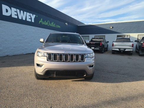 Used 2019 Jeep Grand Cherokee Laredo image 8